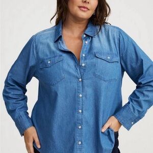Torrid Denim Button Down Blouse Size 2 with White Buttons “Small Stain” H14